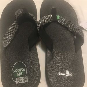 Sanuk Black Yoga Mat Flip Flops, Size 7